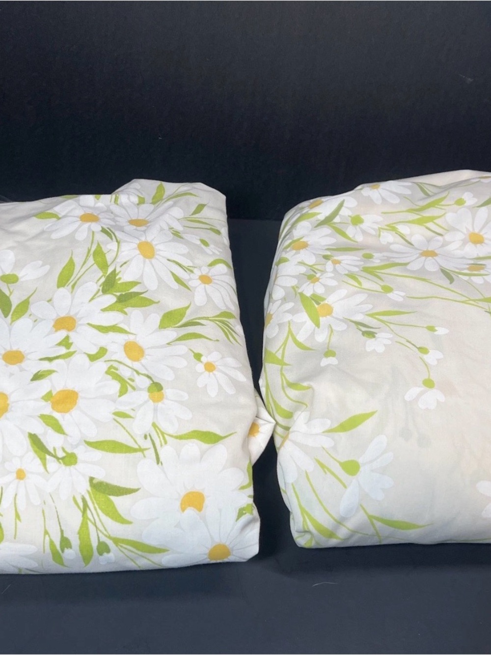 Morgan Jones Dainty Daisies Queen Flat & Fitted Sheets.